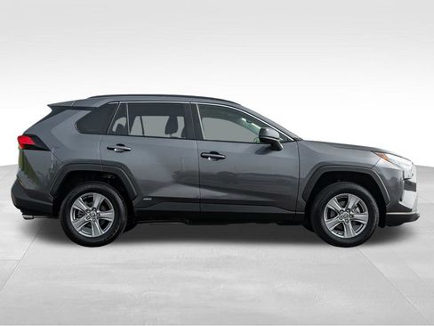 Used 2025 Toyota RAV4 LE AWD/4WD image 8