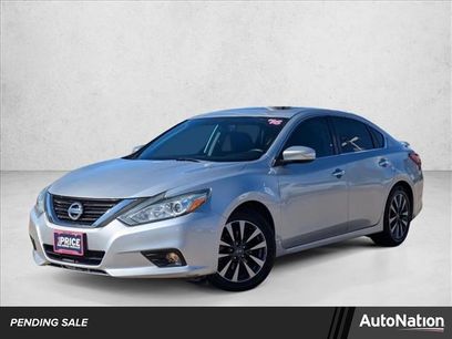 Used 2016 Nissan Altima 2.5 SL w/ 2.5 Technology Package