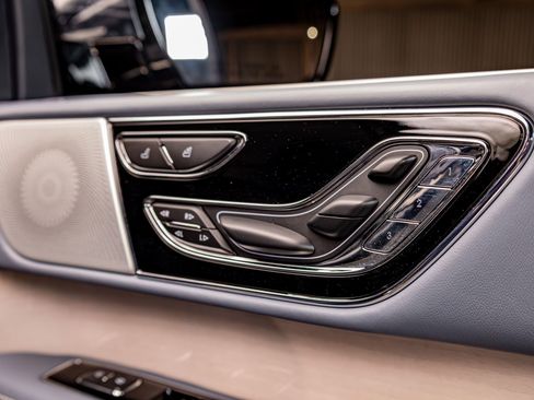 Used 2024 Lincoln Navigator Black Label image 27