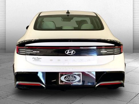 Used 2024 Hyundai Sonata SEL FWD image 3