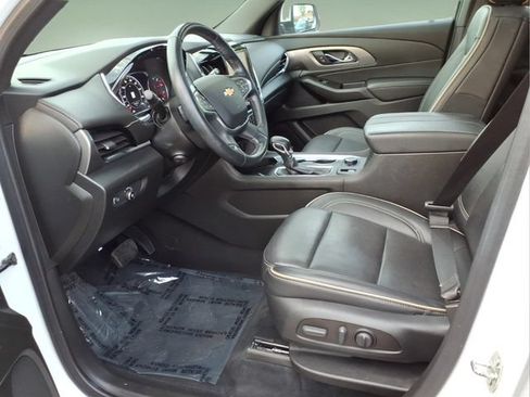 Used 2023 Chevrolet Traverse Premier AWD/4WD image 11