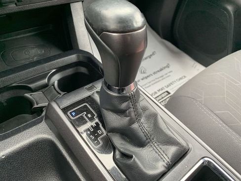 Used 2018 Toyota Tacoma TRD Sport image 25