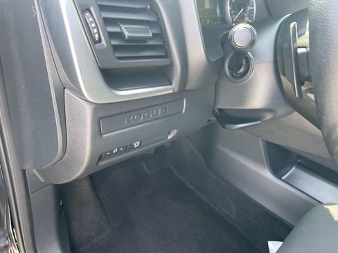 Used 2024 Nissan Rogue S AWD/4WD image 21