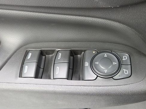 Used 2018 Chevrolet Equinox LT image 25