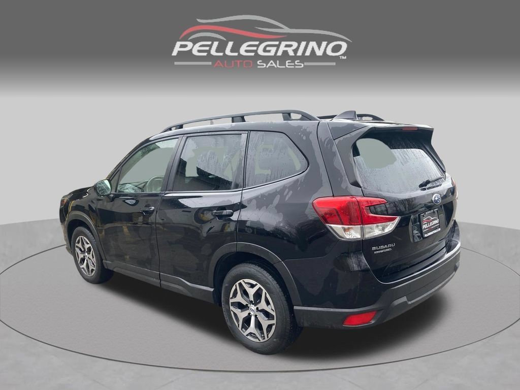 Used 2023 Subaru Forester Premium AWD/4WD image 4