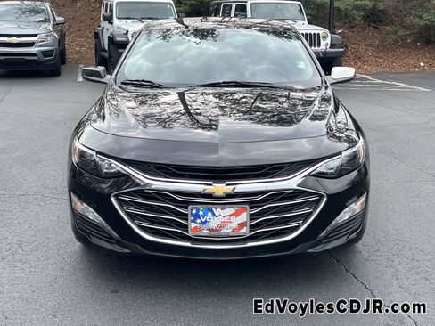 Used 2023 Chevrolet Malibu LT image 2