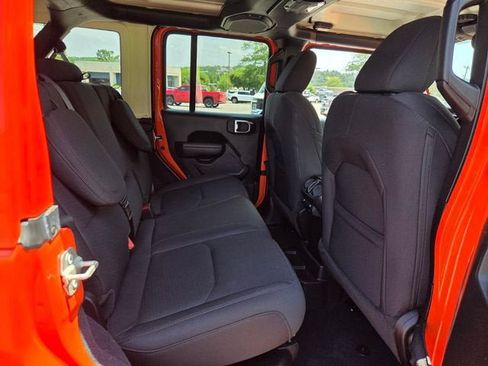 Used 2023 Jeep Wrangler Unlimited w/ Cold Weather Group AWD/4WD image 16