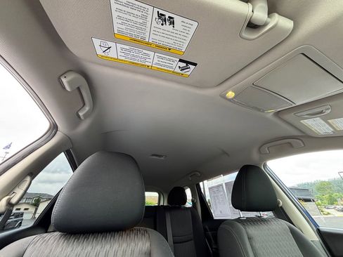 Used 2020 Nissan Rogue SV FWD image 28