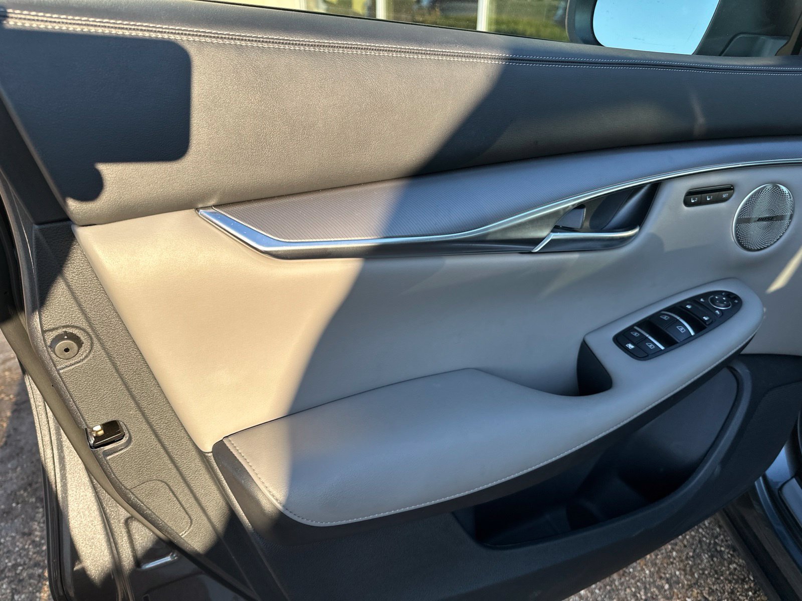 Certified 2023 INFINITI QX50 Luxe w/ Cargo Package AWD/4WD image 8
