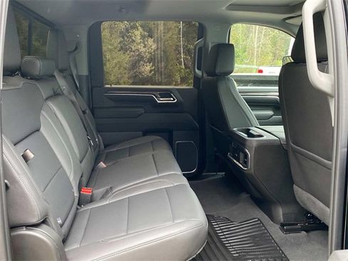 Used 2024 Chevrolet Silverado 2500 LTZ w/ LTZ Convenience Package image 33