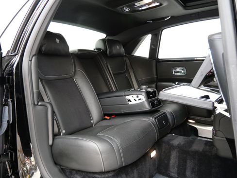 Used 2019 Rolls-Royce Ghost Extended Wheelbase RWD image 35