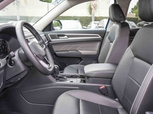 Certified 2023 Volkswagen Atlas SE FWD image 17