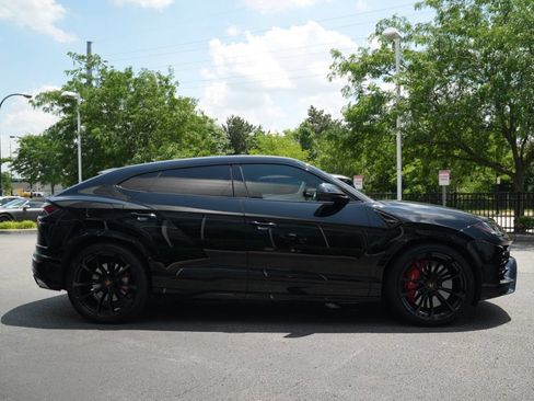 Used 2022 Lamborghini Urus AWD/4WD image 25