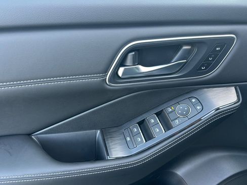 New 2026 Nissan Rogue Platinum w/ Platinum Premium Package AWD/4WD image 12