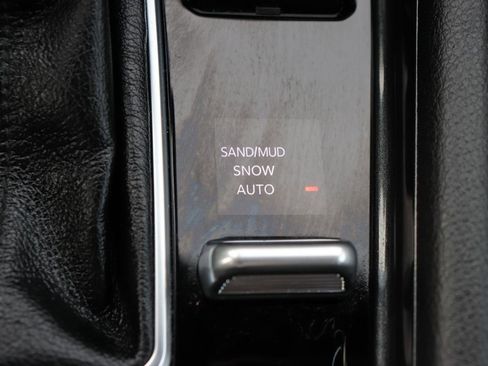 Used 2024 Jeep Compass Latitude AWD/4WD image 39