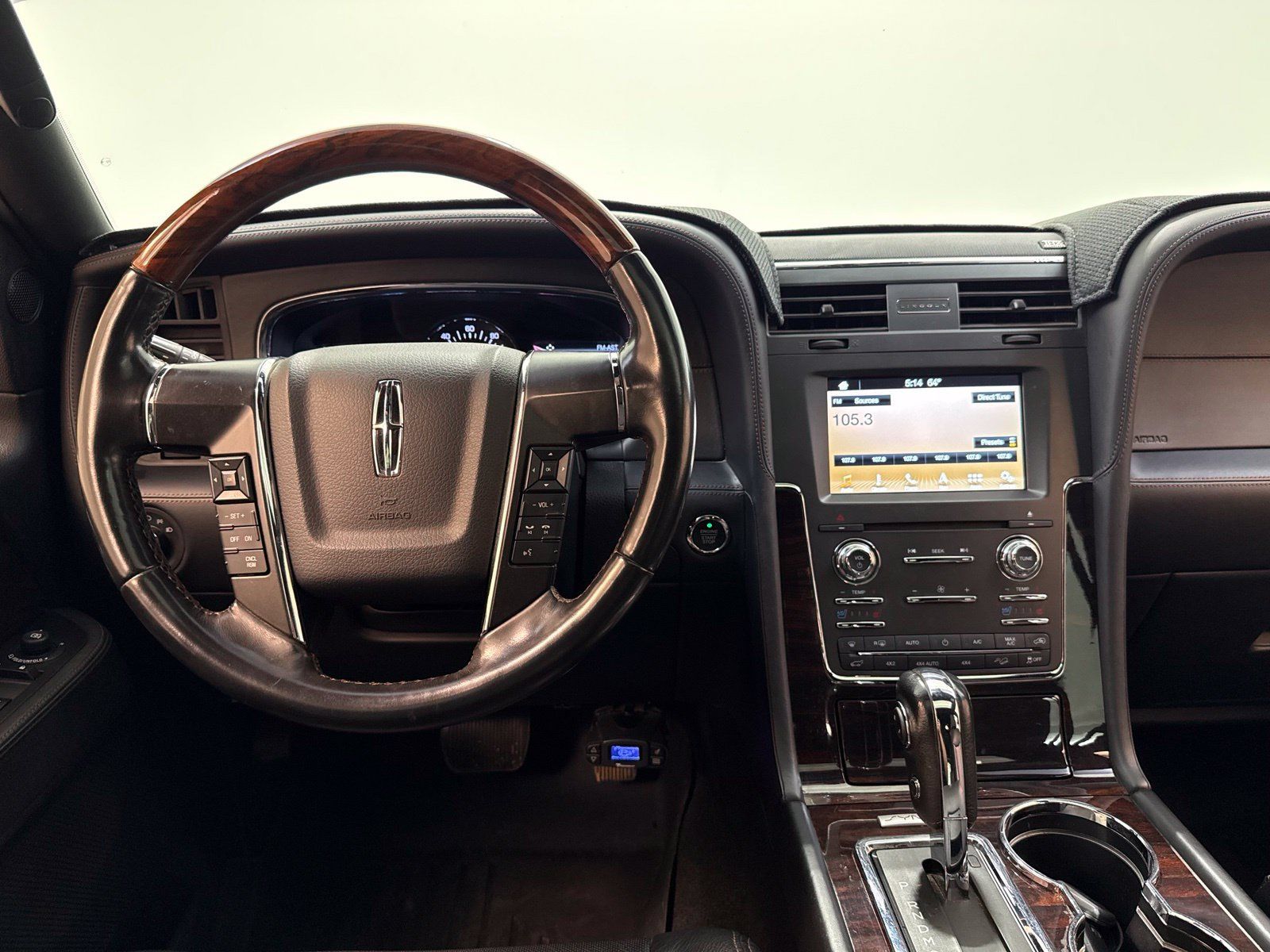 Used 2016 Lincoln Navigator Reserve AWD/4WD image 25