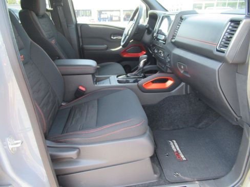 Used 2023 Nissan Frontier PRO-4X w/ Pro Convenience Package AWD/4WD image 12