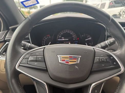 Used 2017 Cadillac XT5 FWD image 13
