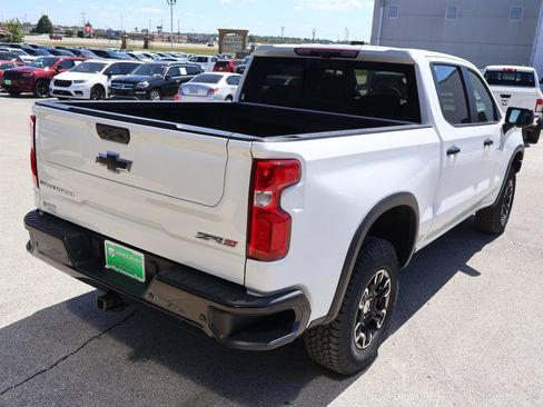 Used 2022 Chevrolet Silverado 1500 ZR2 w/ Technology Package AWD/4WD image 5