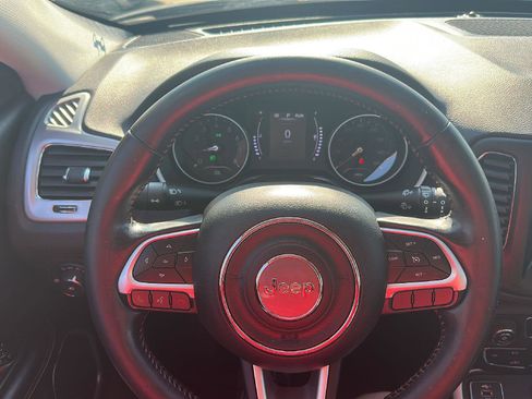 Used 2019 Jeep Compass Latitude w/ Safety & Security Group image 12