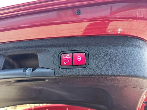 Used 2021 Mercedes-Benz GLE 350 4MATIC w/ Premium Package image 37