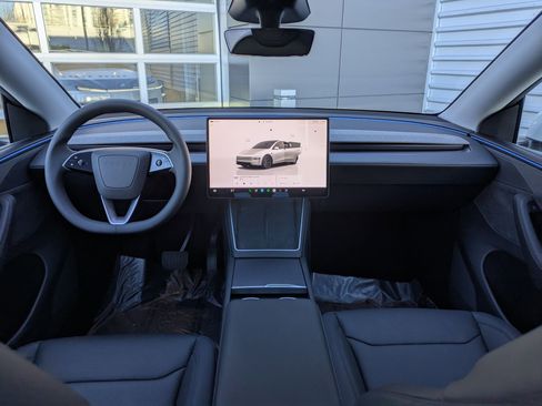 Used 2026 Tesla Model Y Long Range image 23