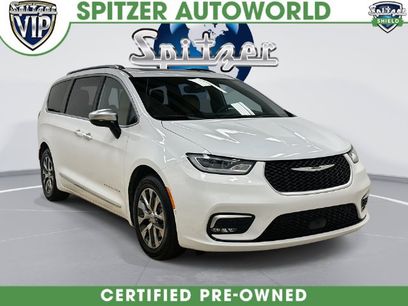 Used 2023 Chrysler Pacifica Pinnacle