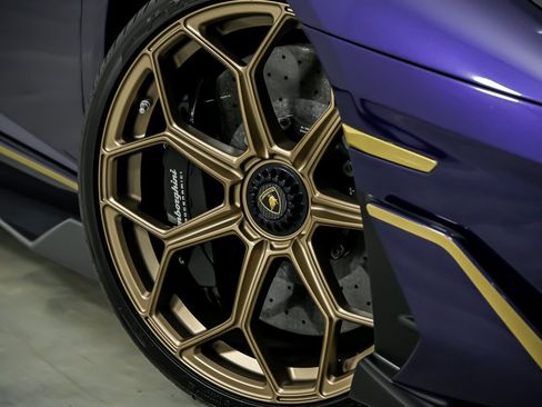 Used 2019 Lamborghini Aventador SVJ image 5