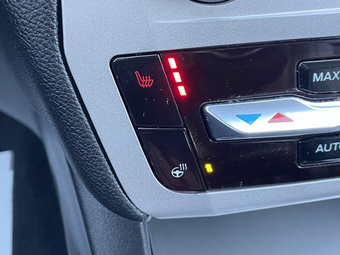 Used 2023 Ford Explorer XLT w/ Equipment Group 202A image 28