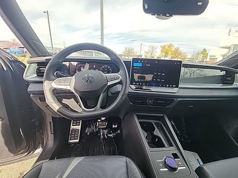 New 2026 Volkswagen Tiguan SE R-Line image 12