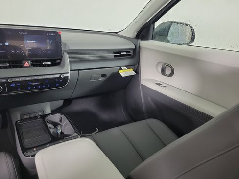 New 2026 Hyundai Ioniq 5 SEL image 7