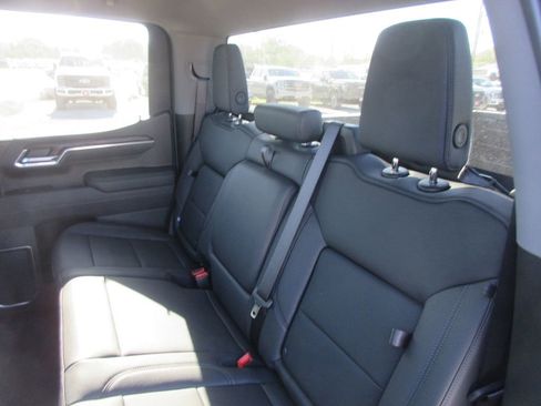 New 2026 GMC Sierra 1500 SLT AWD/4WD image 13