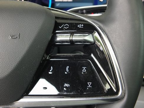 Used 2025 Cadillac Lyriq Luxury AWD/4WD image 30