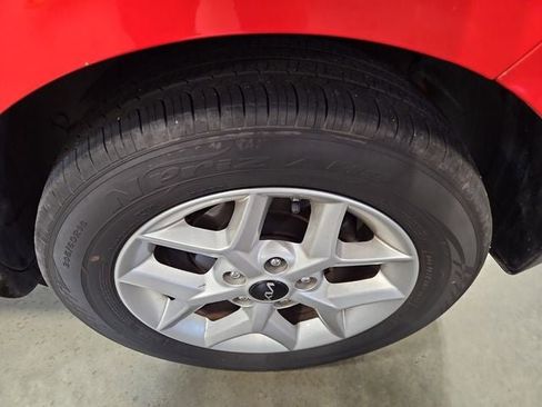 Used 2024 Kia Soul LX w/ Option Group 015 image 37