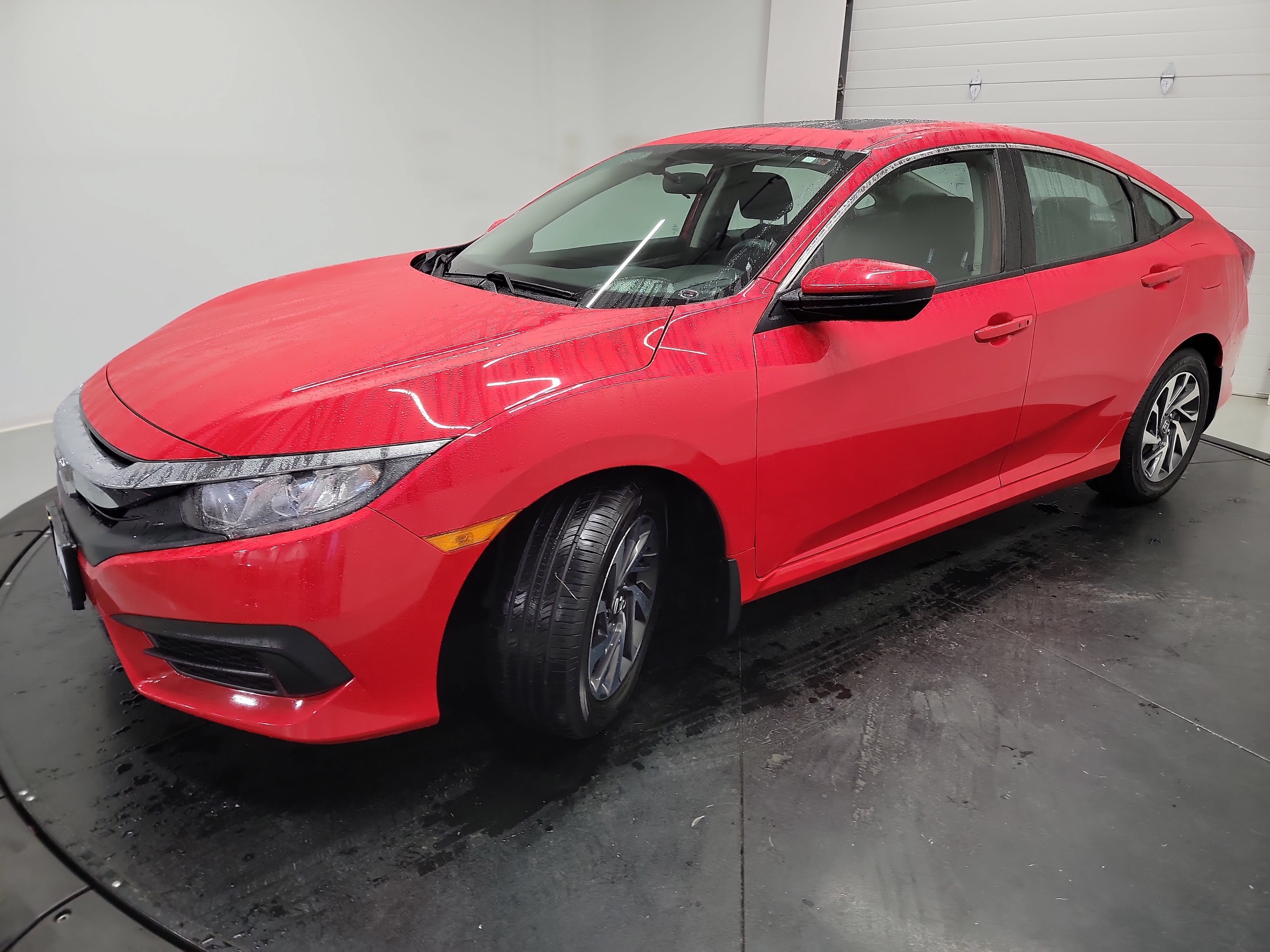 Used 2018 Honda Civic EX image 3