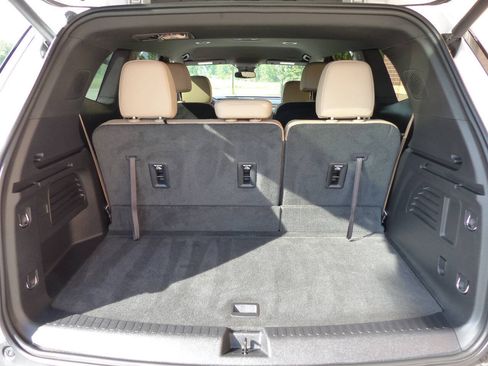 Used 2025 Buick Enclave Preferred FWD image 47