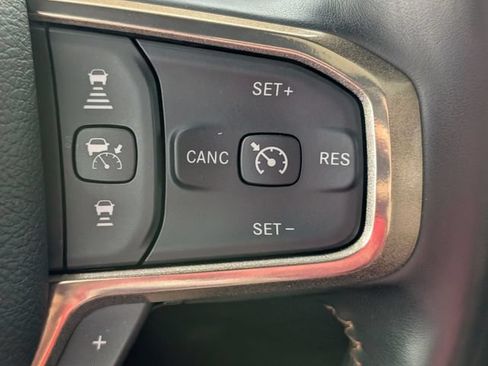 Used 2023 RAM 1500 Limited AWD/4WD image 17