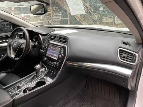Used 2016 Nissan Maxima SR image 28
