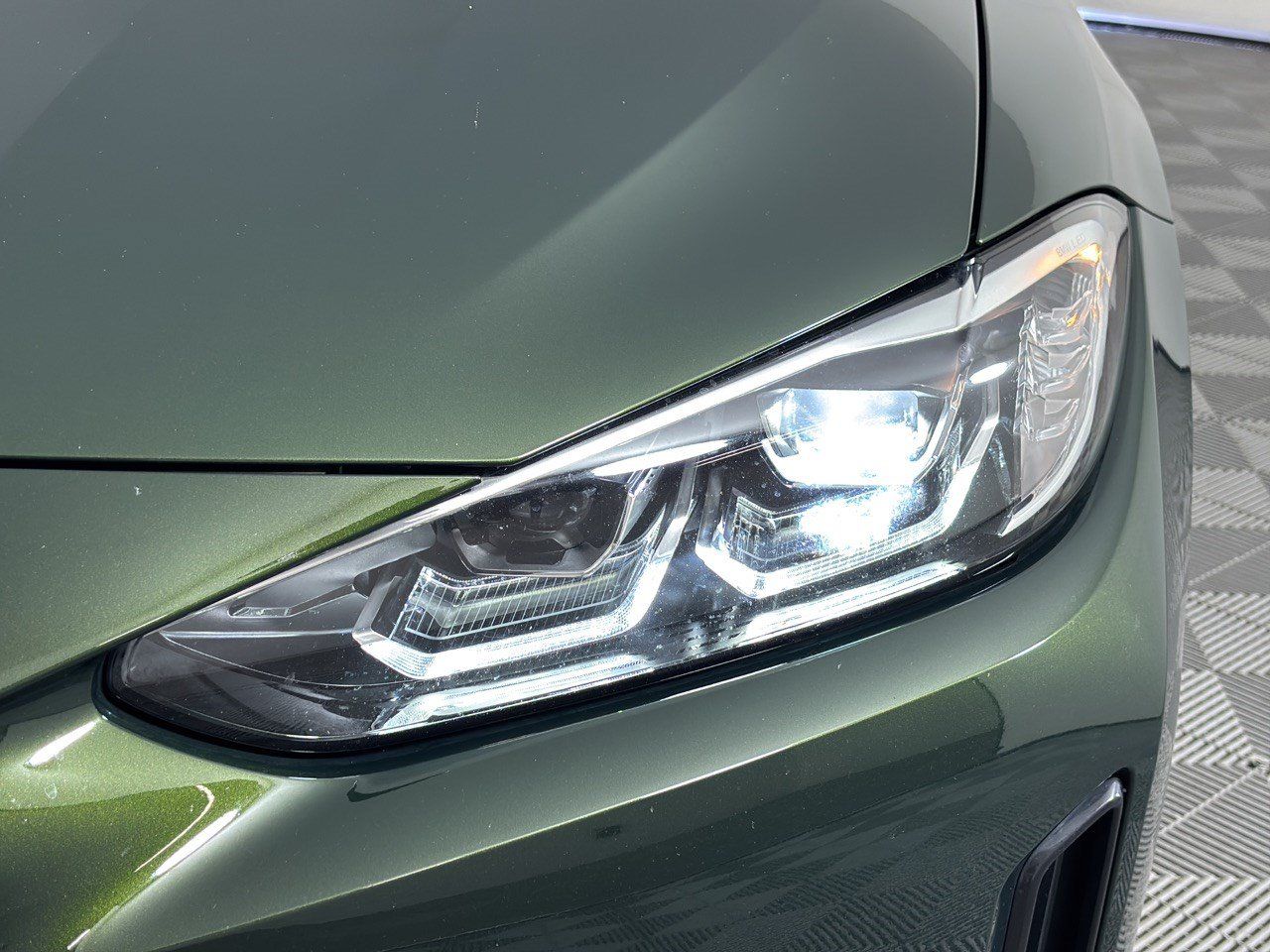 Used 2023 BMW i4 eDrive35 w/ Premium Package RWD image 12