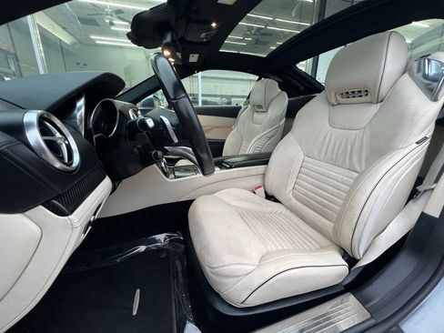 Used 2018 Mercedes-Benz SL 550 image 17