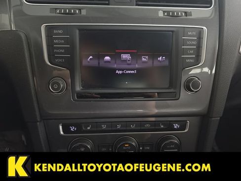 Used 2016 Volkswagen e-Golf SE w/ DC Fast Charging Package FWD image 16