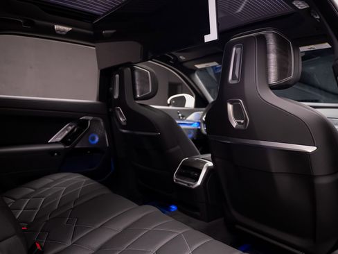 Used 2024 BMW 760i xDrive image 70