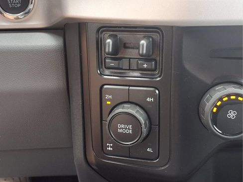 New 2026 Ford F250 XLT w/ XLT Premium Package AWD/4WD image 10