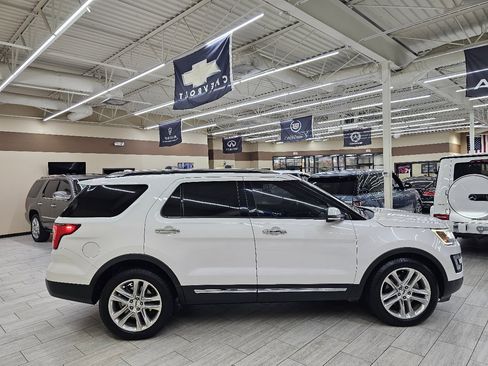 Used 2017 Ford Explorer Limited image 6