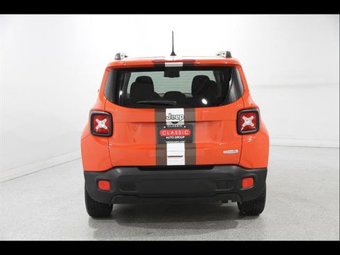 Used 2018 Jeep Renegade Latitude w/ Cold Weather Group image 20