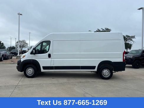Used 2024 RAM ProMaster 2500 w/ Convenience Group FWD image 2