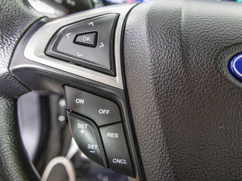 Used 2020 Ford Fusion SE FWD image 29