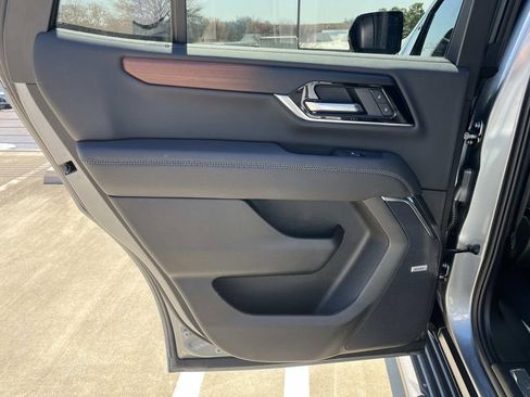 Used 2026 GMC Yukon Denali w/ Advanced Technology Package image 19