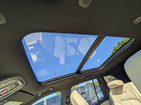 New 2025 Jeep Grand Cherokee Limited w/ Luxury Tech Group II image 20