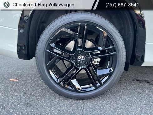 New 2026 Volkswagen Tiguan SE R-Line image 6